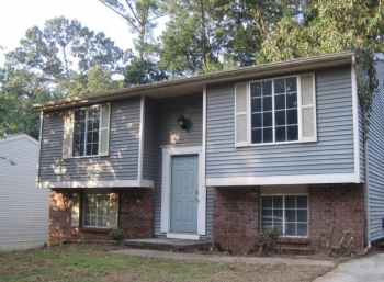 2116 Scarbrough Rd, Stone Mountain, GA 30088