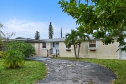 3891 Mackinac Rd, Lake Worth, FL 33462