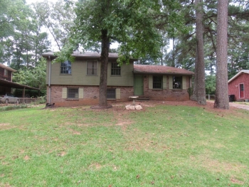 8391 Magnolia Dr, Jonesboro, GA 30238